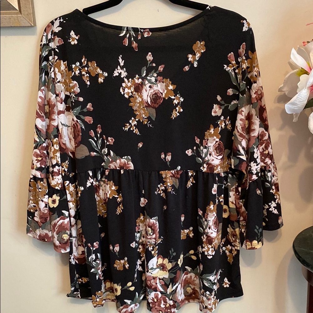Dear Scarlett Floral Black and Brown Women's Top Sz Large - Picture 5 of 5